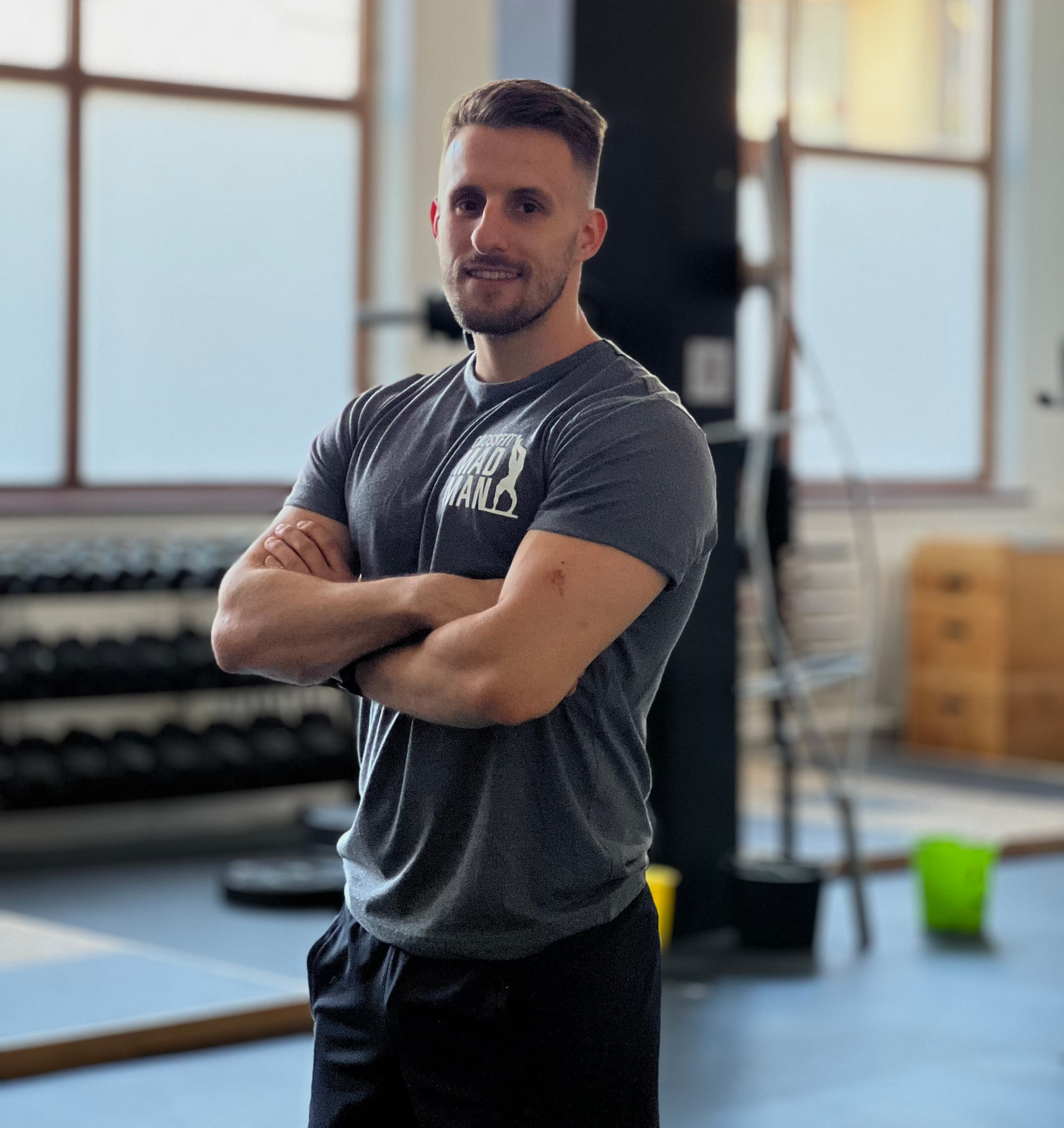 Jakub Sedláček, trenér a společník OVERDOZE gym, v posilovně